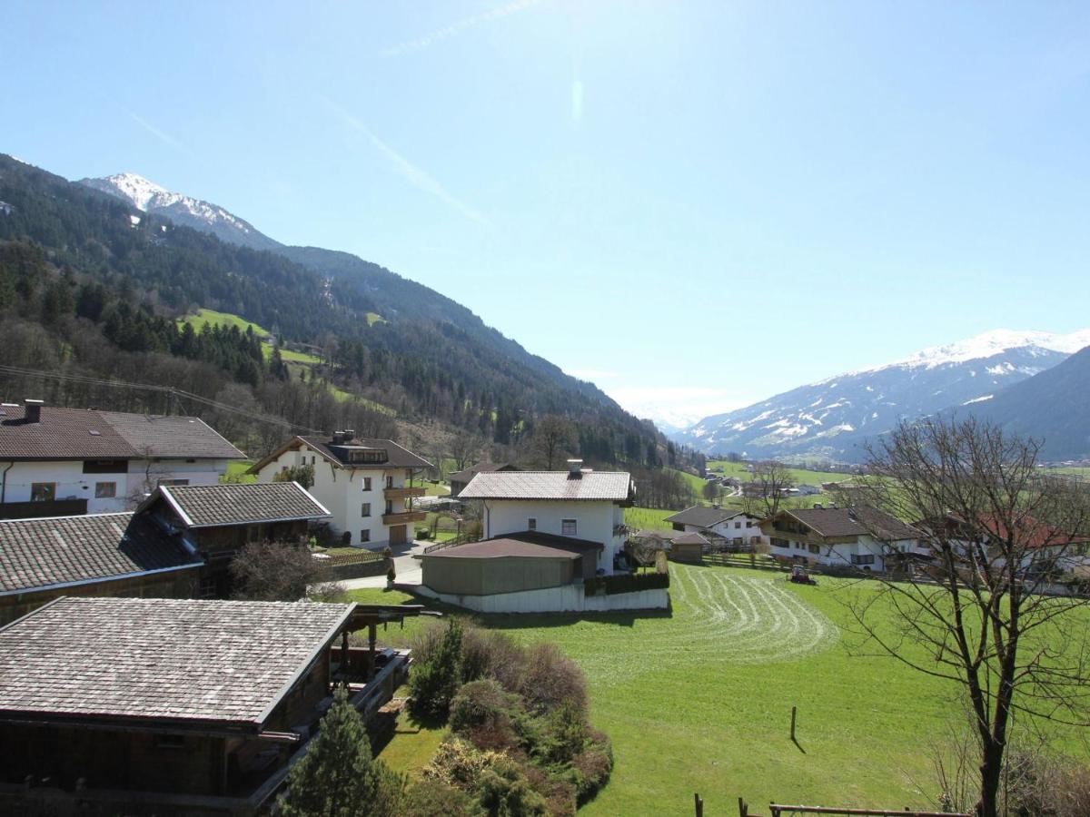 Apartment In Hart Im Zillertal With Garden Balcony Parking Fügen Buitenkant foto